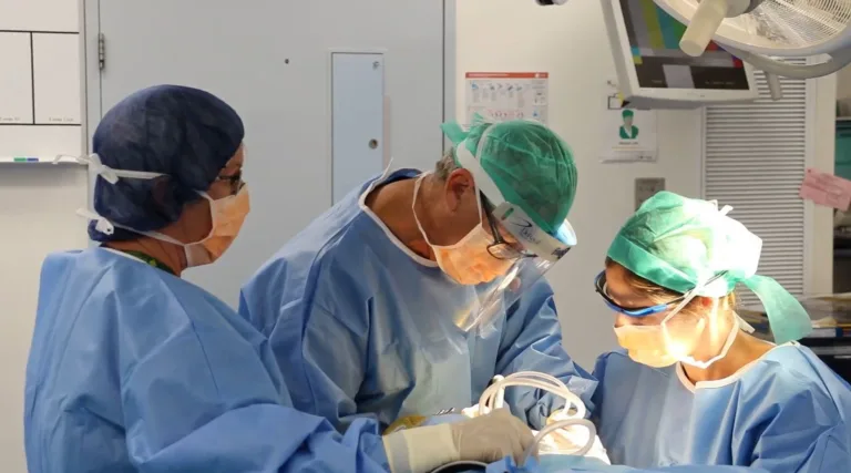 Prof Atlas in surgery_2